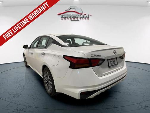 Pearl White Tricoat 2025 Nissan Altima SV FWD