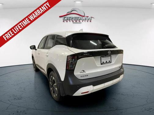 Aspen White Tricoat 2025 Nissan Kicks SV