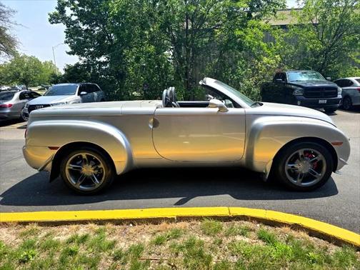 2004 Chevrolet SSR Base