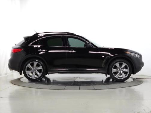 Black 2016 INFINITI QX70 Base