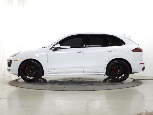 2016 Porsche Cayenne GTS