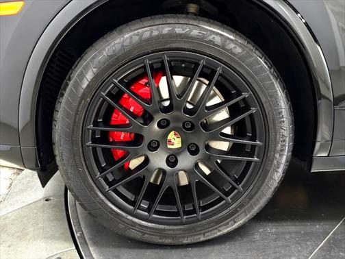 2016 Porsche Cayenne GTS