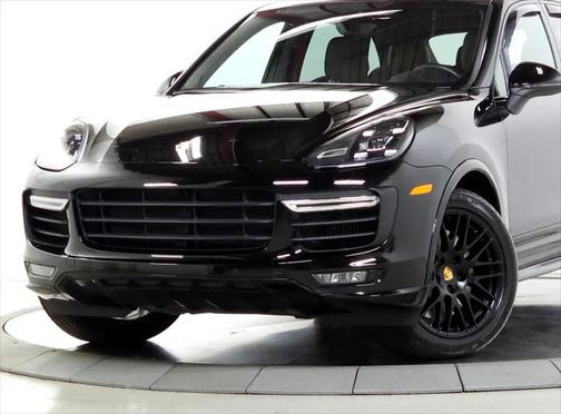 2016 Porsche Cayenne GTS