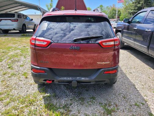 Deep Cherry Red Crystal Pearl 2016 Jeep Cherokee Trailhawk