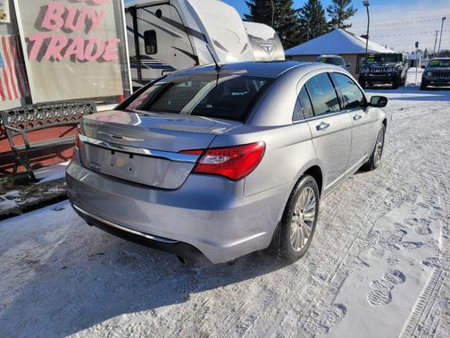 2013 Chrysler 200 Limited