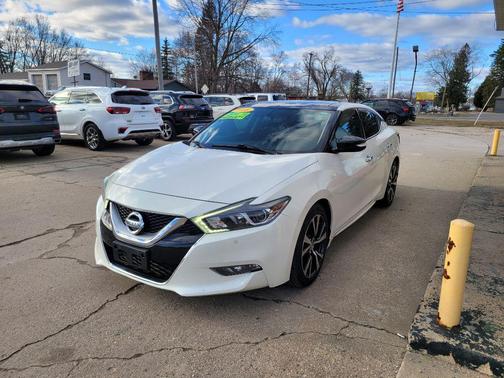 WHITE 2016 Nissan Maxima 3.5 SL