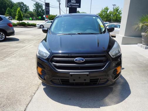 Photo 2 of 24 of 2017 Ford Escape S