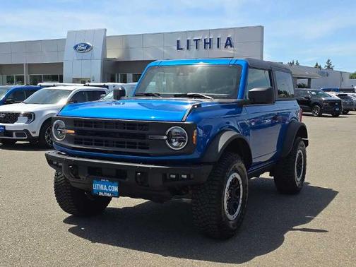 VELOCITY BLUE METALLIC 2024 Ford Bronco BLACK DIAMOND