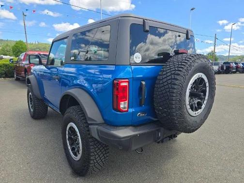 VELOCITY BLUE METALLIC 2024 Ford Bronco BLACK DIAMOND