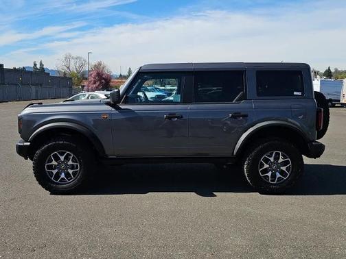 CARBONIZED GRAY METALLIC 2025 Ford Bronco BADLANDS