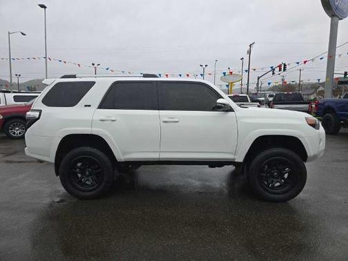 2022 Toyota 4Runner SR5 PREMIUM