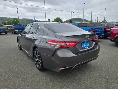 2019 Toyota Camry SE