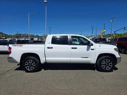 2018 Toyota Tundra SR5