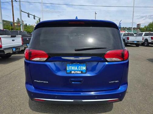 2020 Chrysler Pacifica LIMITED