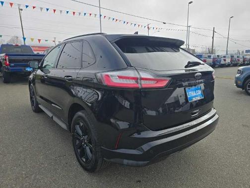 2022 Ford Edge SE