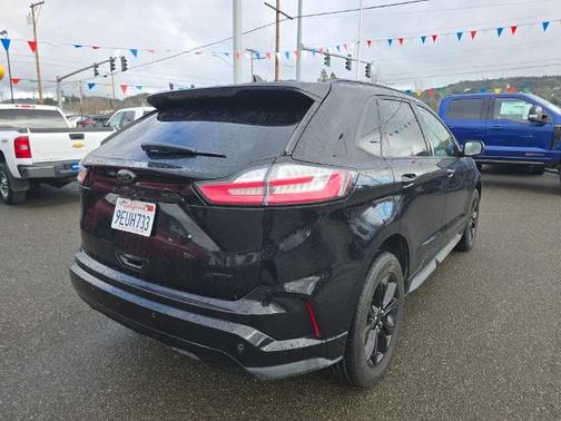 2022 Ford Edge SE