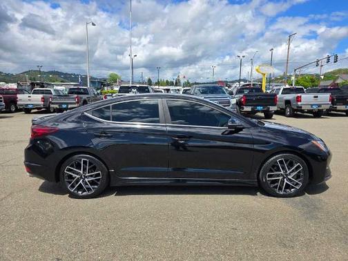 2020 Hyundai ELANTRA SPORT