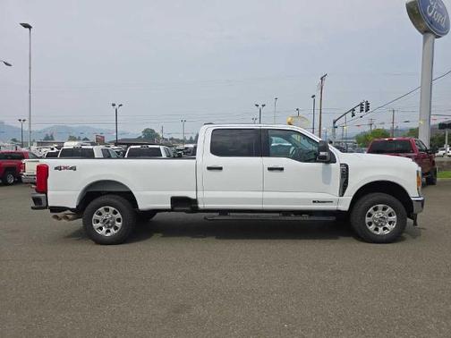 2023 Ford F-350 XLT