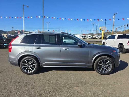 2018 Volvo XC90 T6 MOMENTUM