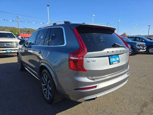 2018 Volvo XC90 T6 MOMENTUM