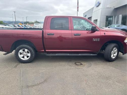 Delmonico Red Pearlcoat 2018 RAM 1500 ST