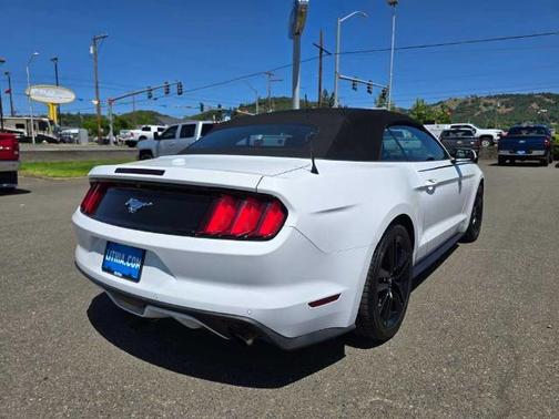 2017 Ford Mustang ECOBOOST PREMIUM