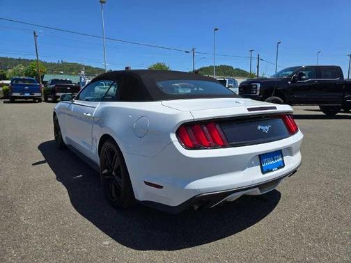2017 Ford Mustang ECOBOOST PREMIUM