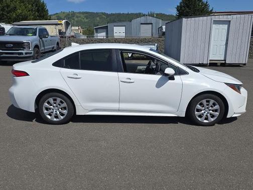 Super White 2020 Toyota Corolla LE