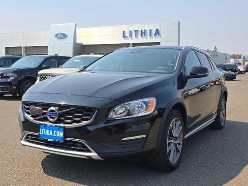 2018 Volvo V60 Cross Country T5