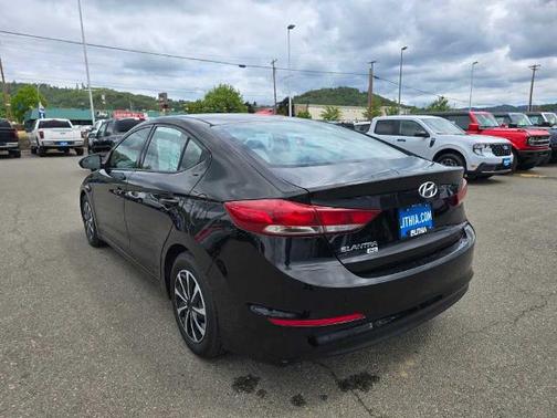 2018 Hyundai ELANTRA SE
