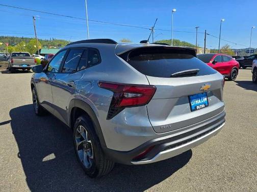 2024 Chevrolet Trax LT