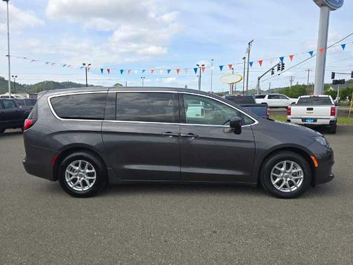 Granite Crystal Clearcoat Metallic 2023 Chrysler Voyager LX
