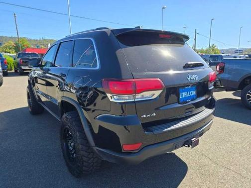 2020 Jeep Grand Cherokee LAREDO