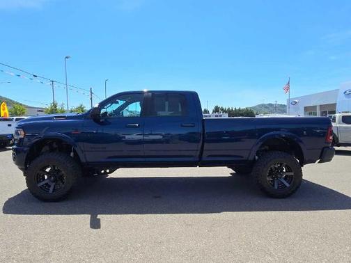 Patriot Blue Pearlcoat 2022 RAM 2500 LARAMIE