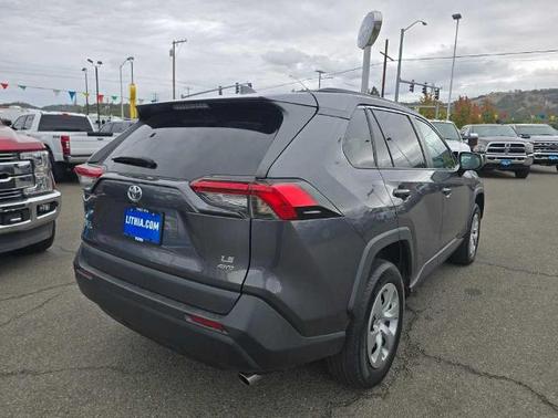2021 Toyota RAV4 LE