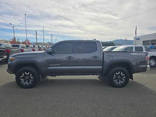 2022 Toyota Tacoma TRD OFF ROAD