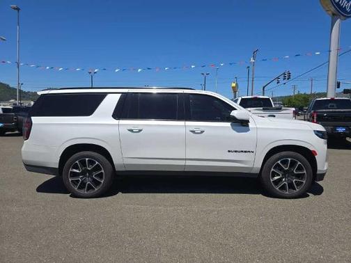 Silver 2022 Chevrolet Suburban RST
