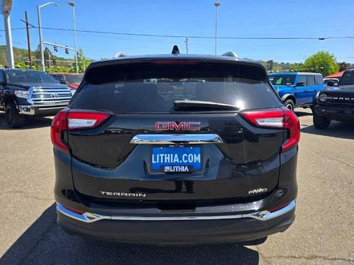 2022 GMC Terrain SLT