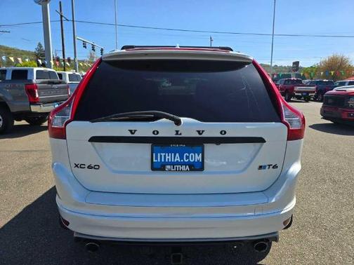 2017 Volvo XC60 T6 R-DESIGN