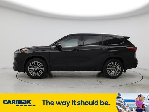 2022 Toyota Highlander Hybrid Platinum