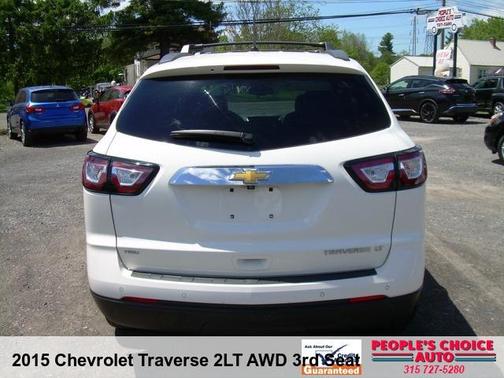 White 2015 Chevrolet Traverse 2LT