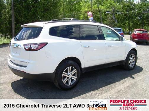 White 2015 Chevrolet Traverse 2LT
