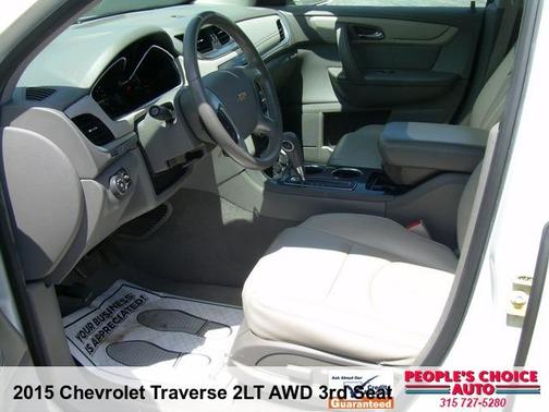 White 2015 Chevrolet Traverse 2LT