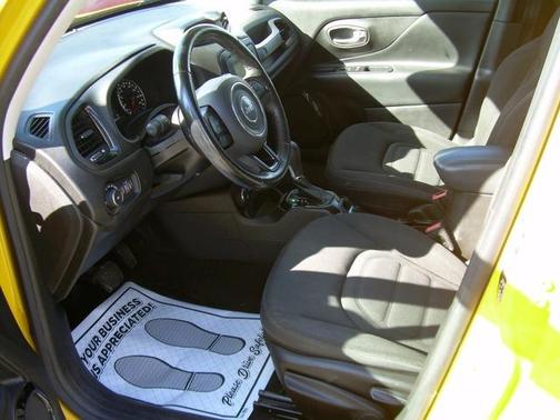 Yellow 2017 Jeep Renegade Latitude