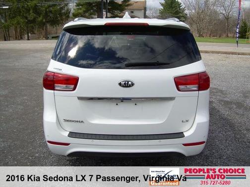 White 2016 Kia Sedona LX