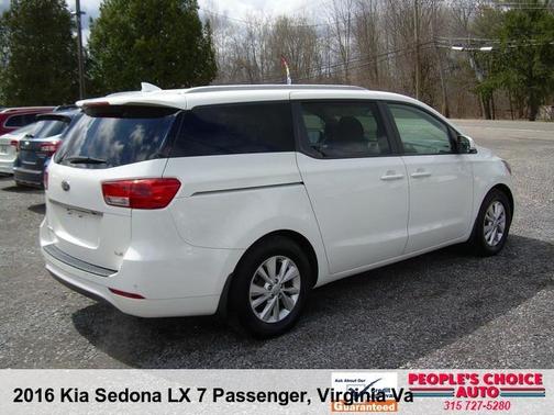 White 2016 Kia Sedona LX