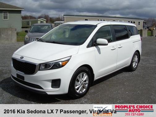 White 2016 Kia Sedona LX