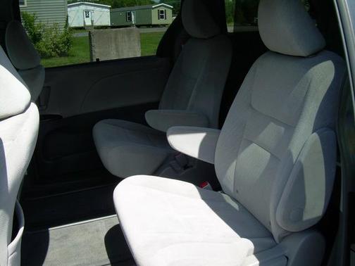Blue 2015 Toyota Sienna LE