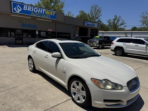 White 2009 Jaguar XF Luxury
