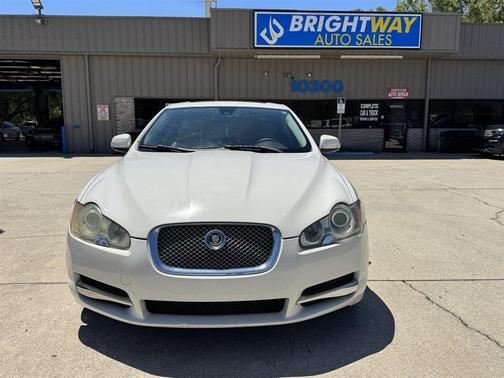White 2009 Jaguar XF Luxury